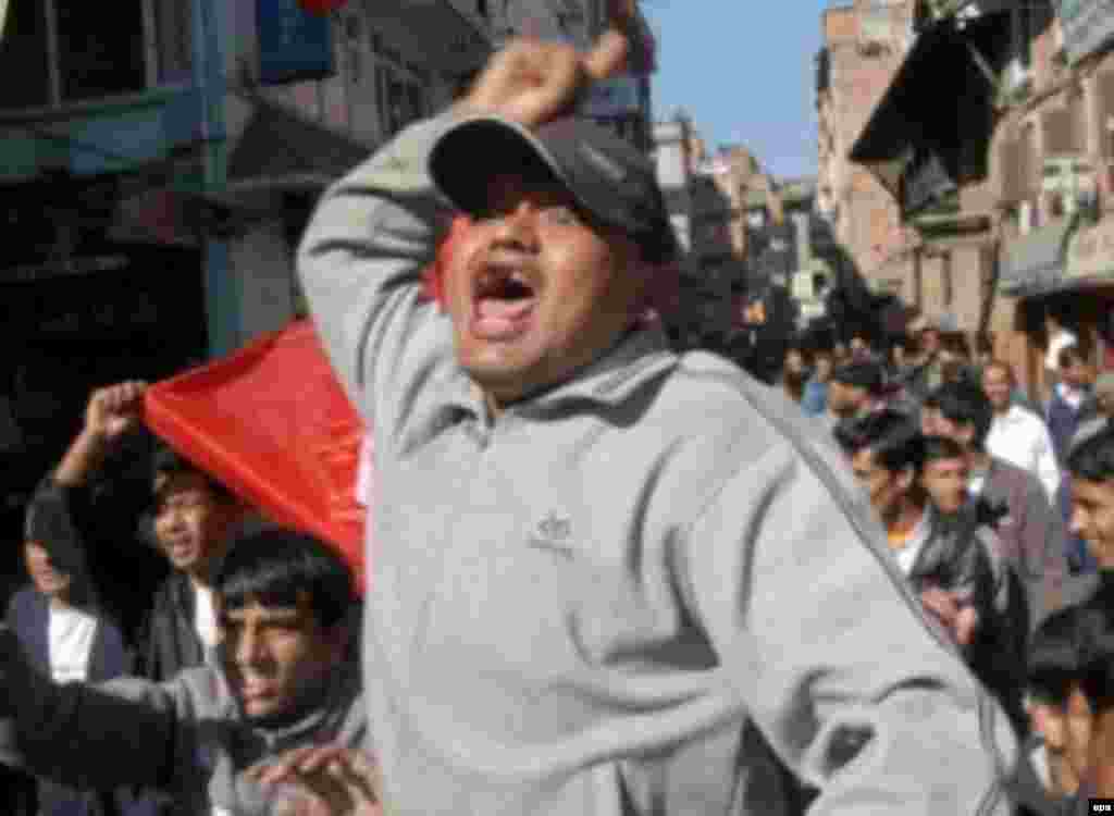 სექტემბერში რევოლუცია მოხდა ნეპალში. მასობრივი პროტესტი დაიწყო 4 ოქტომბერს, როდესაც ნეპალის ხელისუფლებამ ქვეყანაში WhatsApp, Facebook, Instagram და სხვა სოციალური ქსელები აკრძალა. პროტესტს მალევე მოჰყვა დაპირისპირება ქუჩებში და ხელისუფლების ცვლილება.