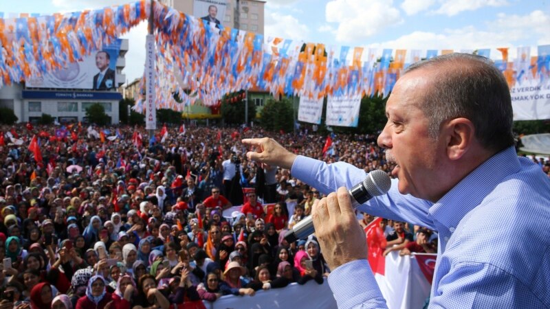 Да се има дома фрижидер значи дека државата напредува, смета Ердоган