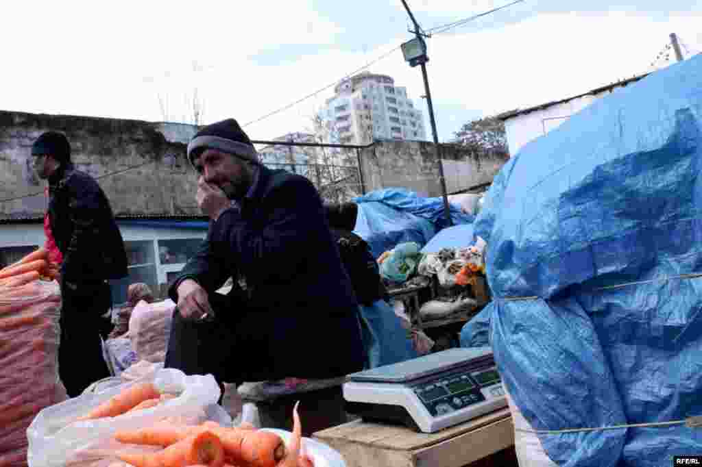 Bakının Yaşıl bazarından lövhələr #10