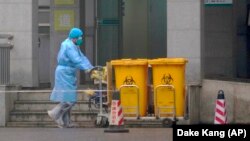 După controlul ordonat de ministrul Sănătății, Victor Costache, șefii unor servicii tehnice din Spitalul Universitar București au fost amendați cu 5.000 de lei iar directorul spitalului a primit sarcina să construiască o stație de epurare și dezinfecție