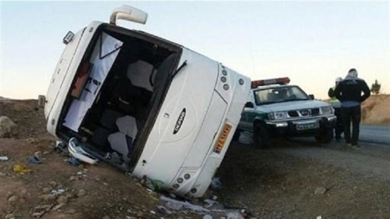 دو کشته و ۱۷ مصدوم در حادثه واژگونی یک اتوبوس در اصفهان
