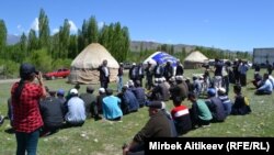 Митинг против разработки месторождения Джеруй в Таласской области. 15 мая 2013 года.