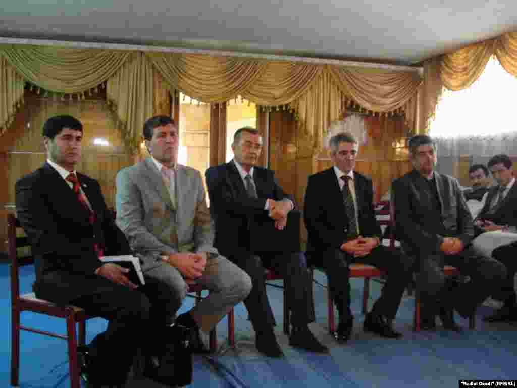 Таджикистан: Кандидаты в депутаты по округу Сино