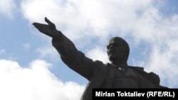 В. Лениндин Бишкектеги эстелиги