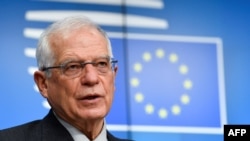 Josep Borrell, az Európai Unió külügyi és biztonságpolitikai főképviselője az uniós külügyminiszterekkel találkozik 2021. január 25-én, Brüsszelben. 