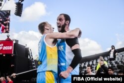 Перемога збірної України. Максим Закурдаєв та Станіслав Тимофеєнко