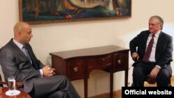 Armenia - Foreign Minister Edward Nalbandian (R) meets with James Appathurai, NATO’s special representative to the South Caucasus, in Yerevan, 5Nov2012.