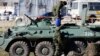 Вооруженные люди, предположительно, российские военные, в Феодосии