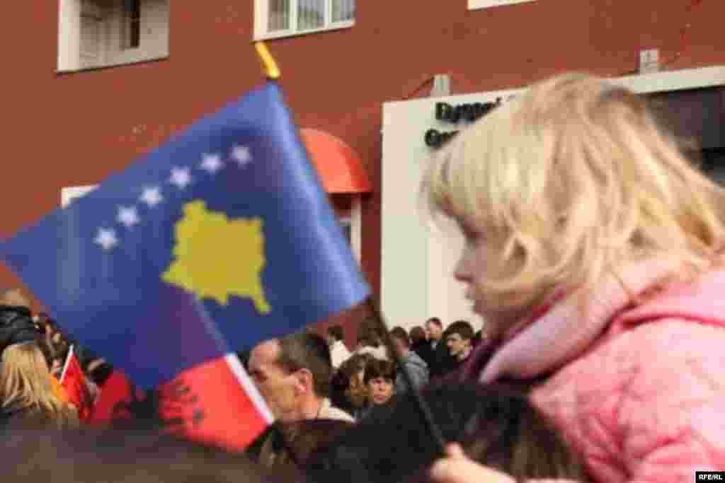 Kosova feston përvjetorin e tretë të pavarësisë...