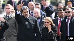 Nicolas Maduro sa suprugom Ciliom Flores, maj 2025. 