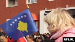 Сьвяткаваньні гадавіны незалежнасьці Косава на вуліцах сталіцы Прышціны (17 лютага 2011 г.) 