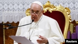 S velikom zabrinutošću pratim rastuće tenzije koje prete da zadaju novi udarac miru u Ukrajini i dovedu u pitanje bezbednost u Evropi: Papa Franja