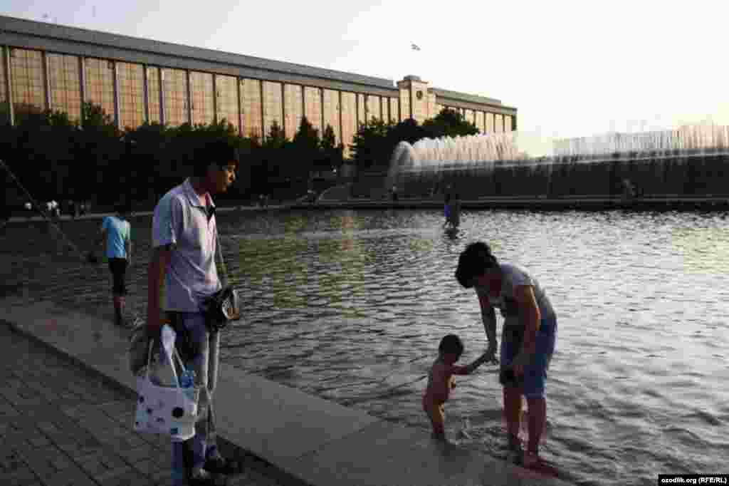 Той бола, ота-ўғил!