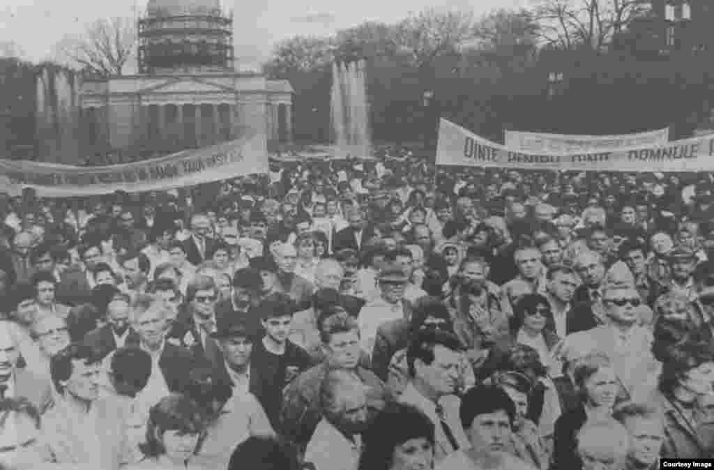 &quot;Ţara&quot;, 5 mai 1993, proteste împotrivă procesului lui Ilaşcu de la Tiraspol