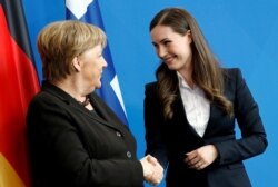 Angela Merkel és Sanna Marin 2020. februárjában