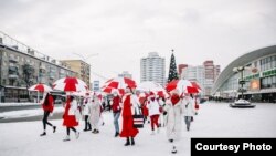 Жаночая акцыя пратэсту пад бел-чырвона-белымі парасонамі, Менск, 14 студзеня