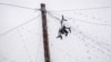 Российский беспилотник, запутавшийся в сетях в прифронтовом городе Дружковка. Апрель 2026 г. Иллюстративная фотография