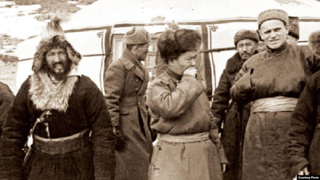 Цирк аренасында жалаңаш порно онлайн видео Жігіттер кезек-кезек ануста камминация жасайды