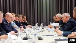 მიხაილ მიშუსტინი, რუსეთის პრემიერმინისტრი და ნიკოლ ფაშინიანი, სომხეთის პრემიერმინისტრი. 6 ივლისი, 2026 წელი. ეკატერინბურგი