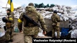 Foreign Minister Dmytro Kuleba said on March 2 that more than 1,000 foreigners had expressed their willingness to join the Ukrainian Army.