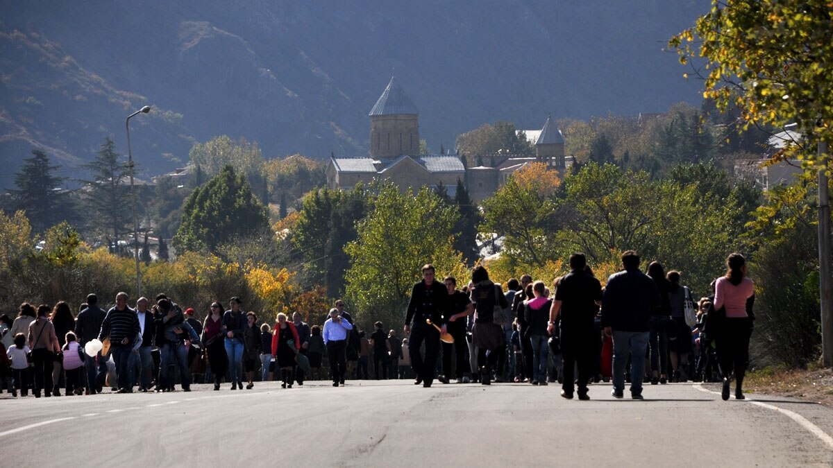Reports Of Holy Vision Sparks Mass Pilgrimage In