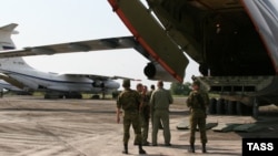 В августе 2008 года на аэродроме садились военные транспортники, доставлявшие солдат и бронетехнику из России