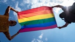“Gyrgyz indigo” topary LGBT adamlarynyň Türkmenistandaky durmuşy barada hasabat çap etdi