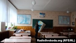 Від середини березня українські школярі навчалися дистанційно