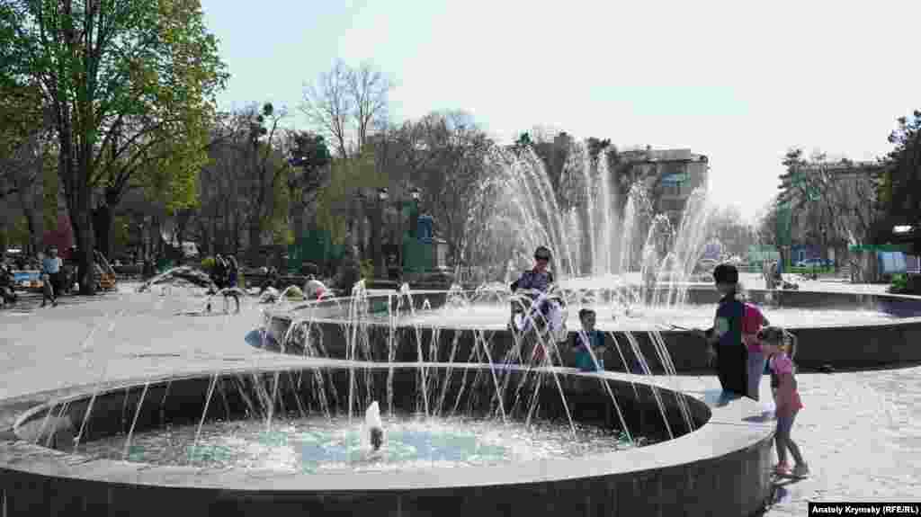 У парку імені Треньова працюють великий і два малих фонтана