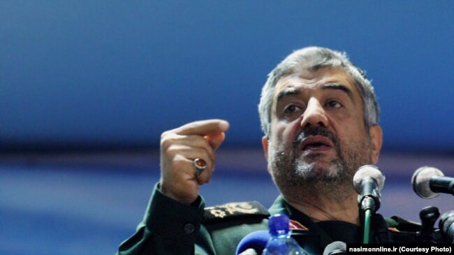 The commander of the Islamic Revolutionary Guards Corps, Mohammad Ali Jafari, warned against pro-Western and liberal tendencies among state officials.