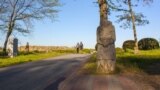 Каменная Могила – мировой памятник древней культуры в Украине вблизи Мелитополя в Запорожской области. С 2008 года – Национальный историко-археологический заповедник «Каменная Могила»