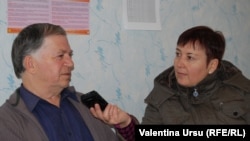 Doctorul Petru Cernov răspunzînd întrebărilor Valentinei Ursu