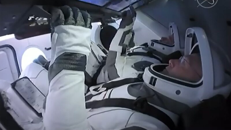 SpaceX запустила к МКС корабль с американскими астронавтами