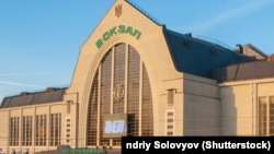 Із запізненням на 6 і 5 годин відповідно ідуть поїзди Солотвино-Київ та Львів-Бахмут