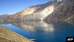 Сарез кўли.