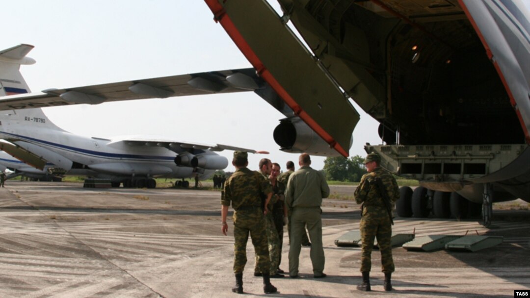 В августе 2008 года на аэродроме садились военные транспортники, доставлявшие солдат и бронетехнику из России