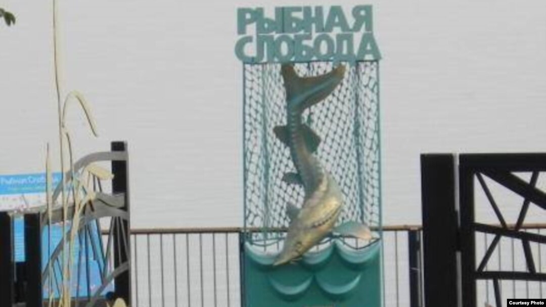 Балык Бистәсендә Чулман яры буена куелган һәйкәл