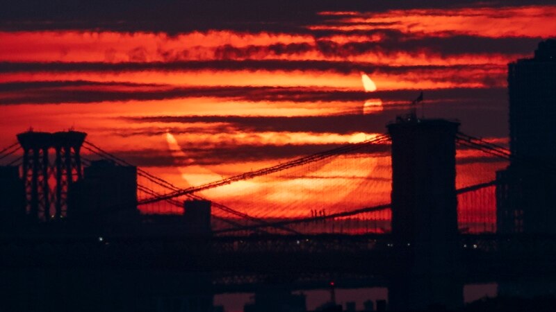 Редкое астрономическое явление: кольцеобразное солнечное затмение. Фото со всего мира (фотогалерея) 