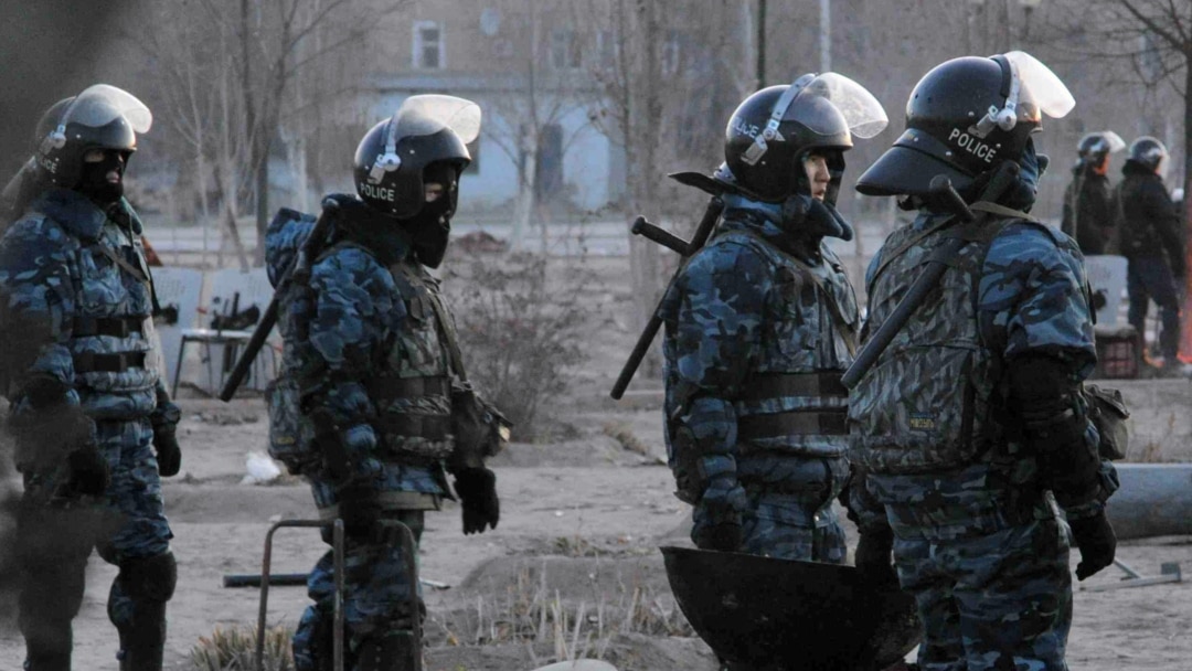 Қара мысық порно суреттер Кончают минет кейін поцелуй