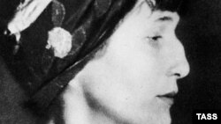 Picture of poet Anna Akhmatova 