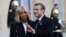 Emmanuel Macron și soția sa Brigitte, la Palatul Élysée, în Paris, sediul președinției franceze.