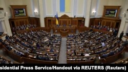 Для участия во внеочередной сессии Верховной Рады зарегистрировались 272 народных депутата Украины