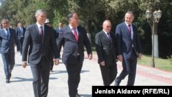 Акрам Мадумаров менен Раджоббой Ахмадзода жолугушту.