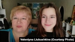 Валентина Любушкіна та її онука Олена мріють про власне житло