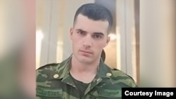 Шаҳбоз Ҷонмаҳмадзода, сарбози Вазорати мудофиа худро ба рӯди Кофарниҳон андохтааст.