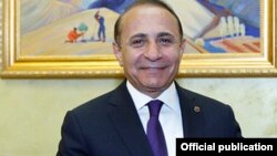 Հովիկ Աբրահամյան, արխիվ