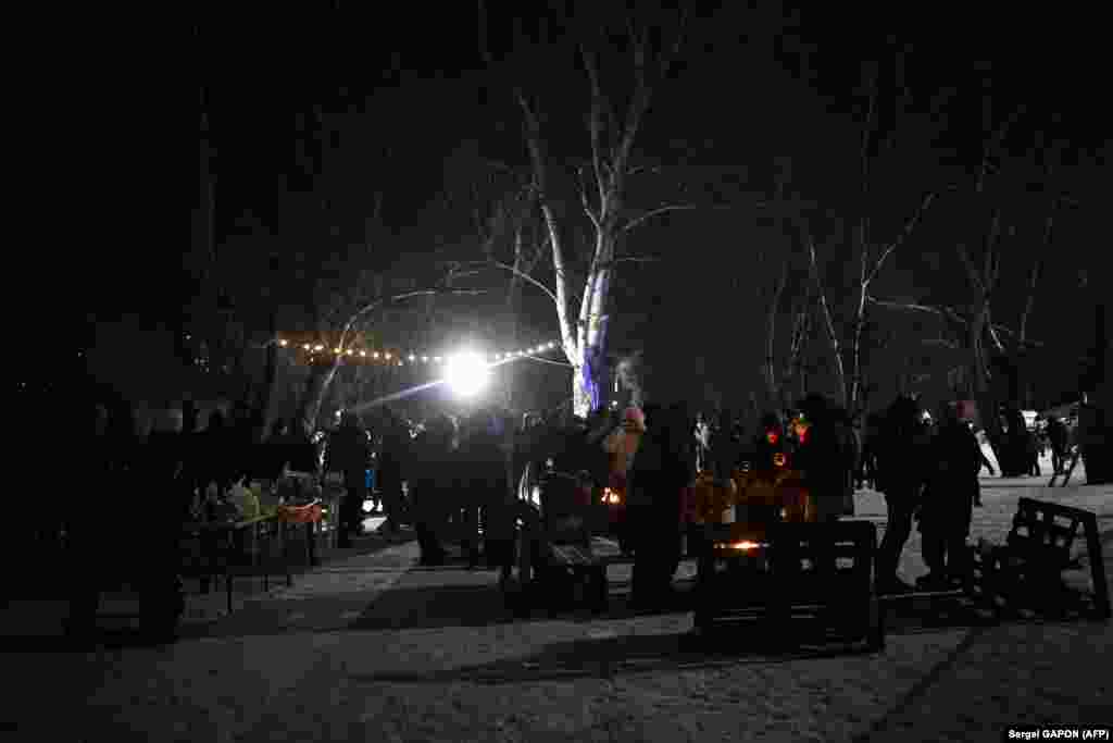 Пікнік у дворі іншого столичного житлового комплексу