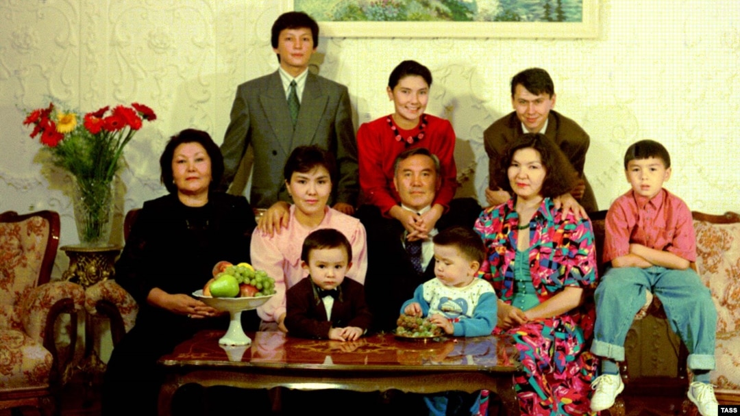 Kazakh President Nursultan Nazarbaev (center) poses with his family in November 1992. 