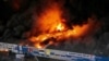 Centrul comercial Marywilska 44 din Varșovia, cuprins de un incendiu uriaș, pe 12 mai 2024.
