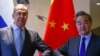 Poziția ministrului de externe rus a fost făcută într-o videoconferință organizată de omologul său chinez. Serghei Lavrov (stânga), alături de ministrul chinez de externe, Wang Yi, 23 martie,2021
